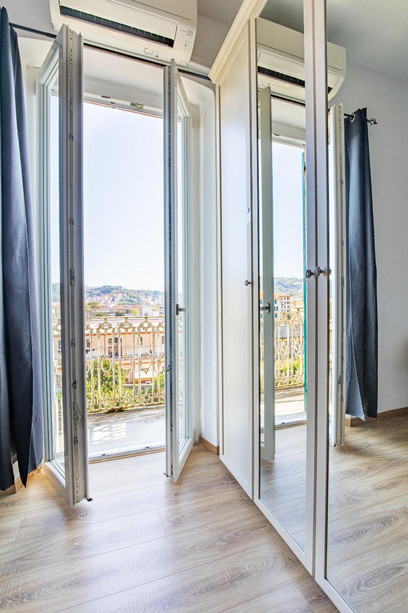 Elegante Dimora La Spezia-Free Parking Apartment Exterior photo