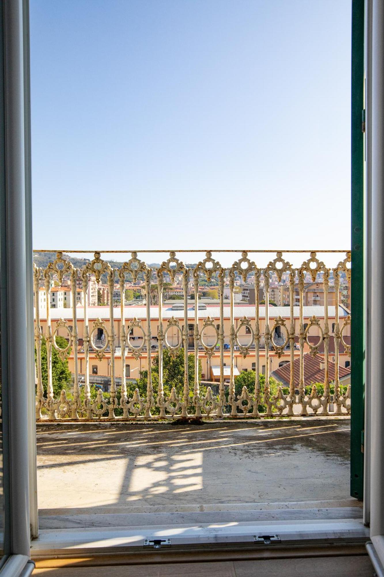 Elegante Dimora La Spezia-Free Parking Apartment Exterior photo